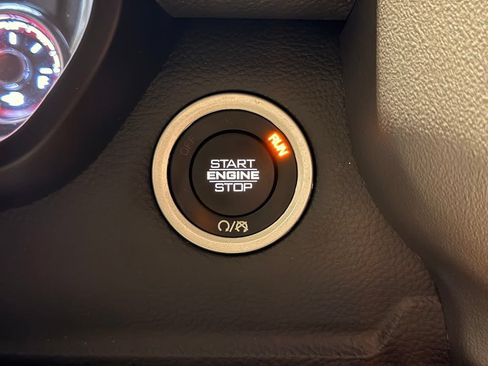 Used 2022 RAM 1500 Laramie AWD/4WD image 23