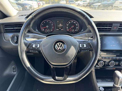 Used 2020 Volkswagen Passat 2.0T R-Line image 10