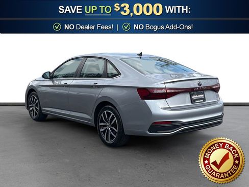 Used 2025 Volkswagen Jetta SE image 4