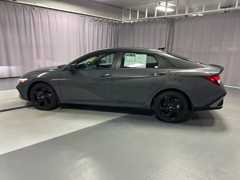 Used 2026 Hyundai Elantra Sport FWD image 4