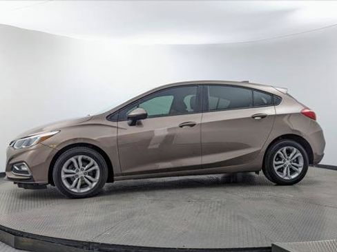 Used 2019 Chevrolet Cruze LS w/ LS Convenience Package FWD image 3