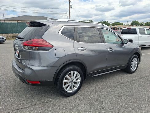 Used 2019 Nissan Rogue SV AWD/4WD image 6