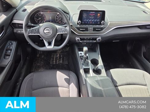 Used 2025 Nissan Altima 2.5 SV FWD image 7