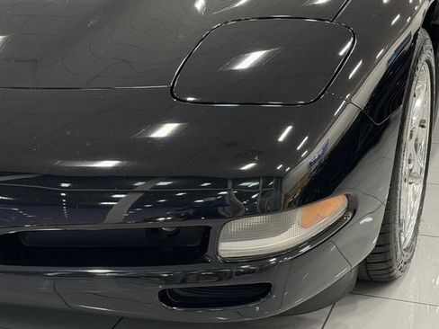 Used 2001 Chevrolet Corvette Coupe w/ Preferred Equipment Group2 RWD image 11