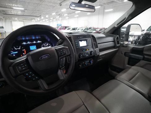 Used 2021 Ford F250 XL w/ Power Equipment Group RWD image 5