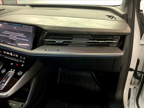 Used 2023 Audi Q4 e-tron Prestige w/ Black Optic Package AWD/4WD image 17