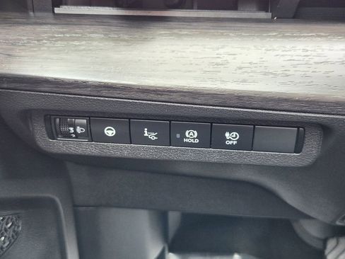 Used 2025 Nissan Ariya AWD image 19