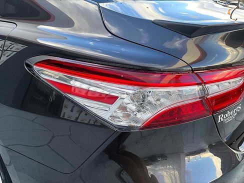 Certified 2018 Toyota Camry XLE image 21