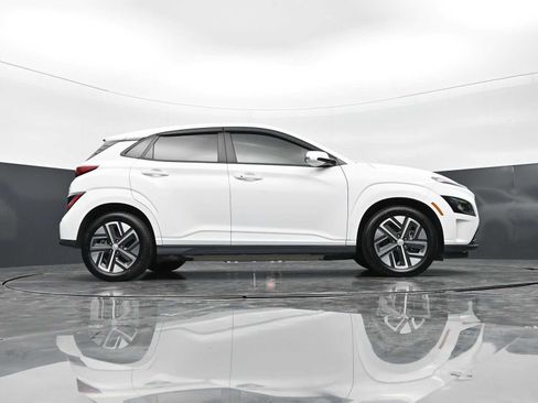 Used 2023 Hyundai Kona SE w/ Cargo Package FWD image 28