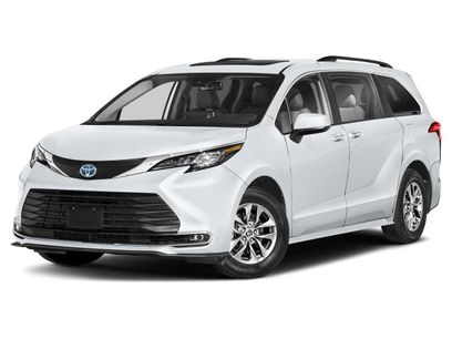 Used 2023 Toyota Sienna XLE