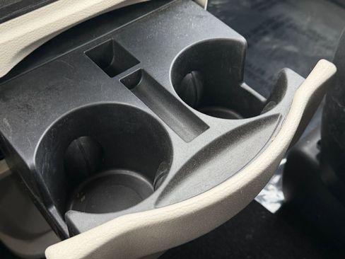 Used 2019 Dodge Grand Caravan SE image 24