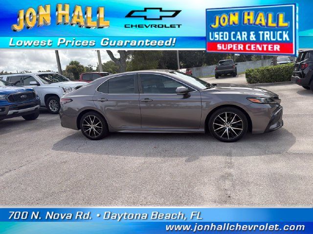 Used 2021 Toyota Camry SE w/ Convenience Package FWD image 13