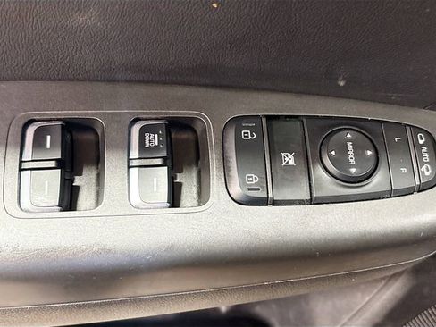 Used 2020 Kia Sportage S w/ S Sunroof Package AWD/4WD image 19