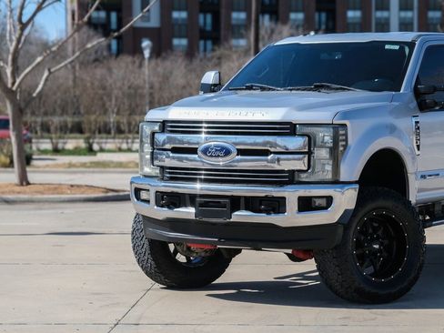 Used 2017 Ford F250 Lariat w/ Lariat Value Package image 8