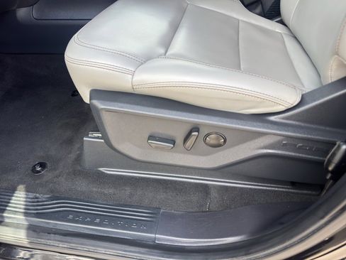 Used 2025 Ford Expedition Max Active image 9