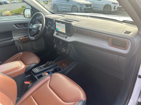 Used 2022 Ford Maverick Lariat w/ Equipment Group 500A Standard image 16