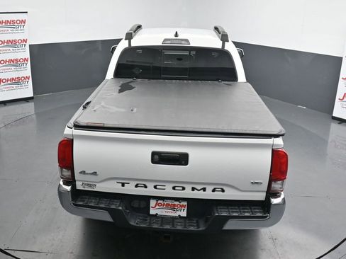Used 2019 Toyota Tacoma SR5 AWD/4WD image 34
