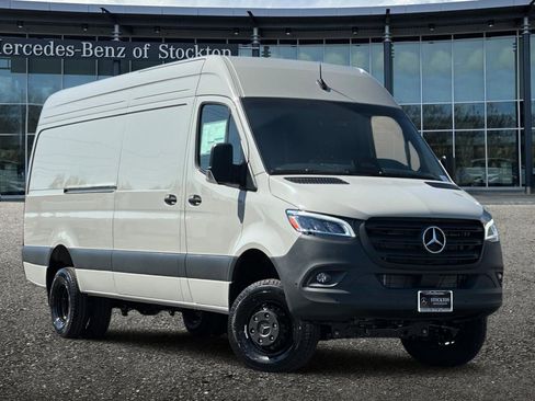 New 2025 Mercedes-Benz Sprinter 3500 image 2