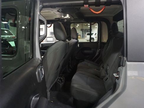 Used 2022 Jeep Gladiator Sport AWD/4WD image 12