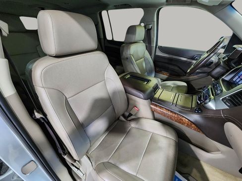 Used 2018 Chevrolet Suburban Premier AWD/4WD image 30