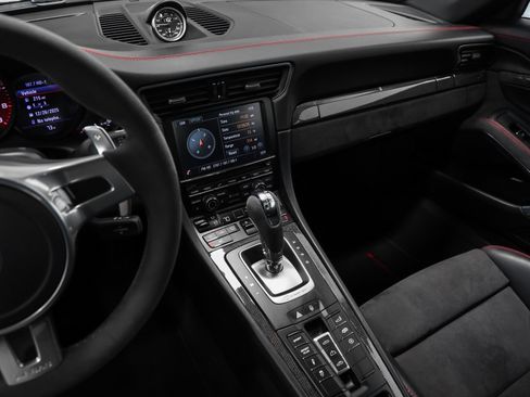Used 2015 Porsche 911 Carrera GTS image 40