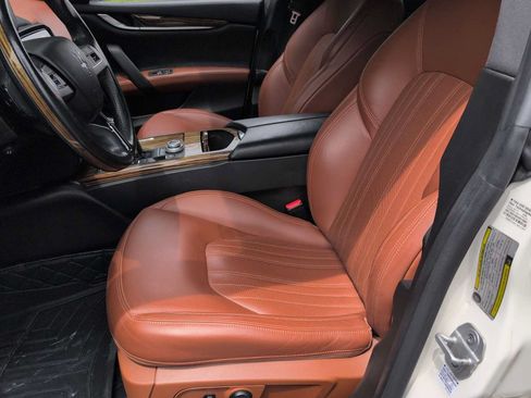 Used 2019 Maserati Ghibli S Q4 AWD/4WD image 15