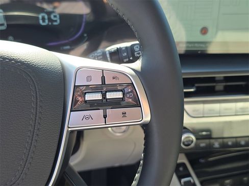 New 2025 Kia Telluride S image 32