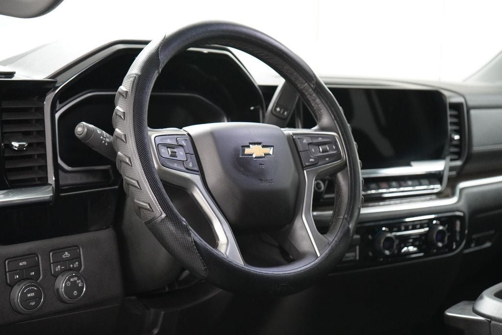 Used 2026 Chevrolet Silverado 1500 LT AWD/4WD image 18