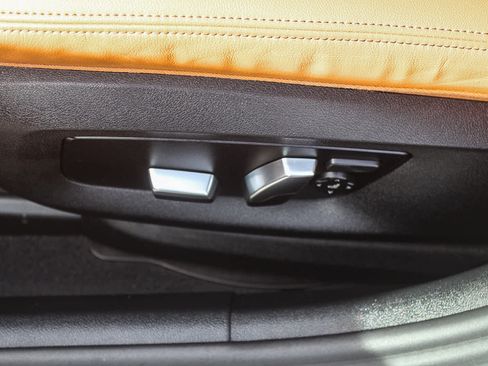 Certified 2023 BMW 530e w/ Convenience Package image 21