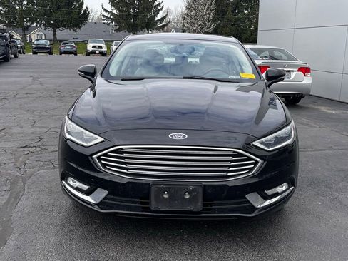 Used 2017 Ford Fusion SE w/ Fusion SE Technology Package image 4