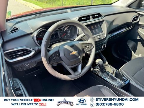 Used 2021 Chevrolet TrailBlazer LS FWD image 17