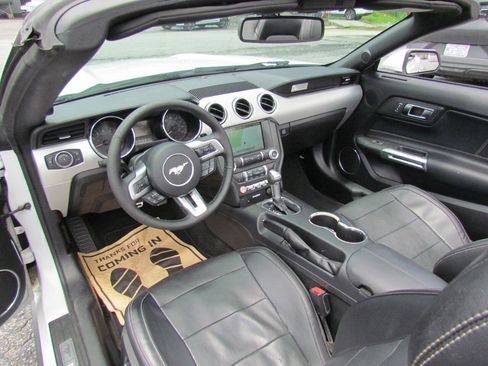 Used 2017 Ford Mustang GT Premium RWD image 9
