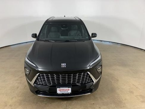 Used 2025 Buick Enclave Avenir w/ Super Cruise Package AWD/4WD image 4