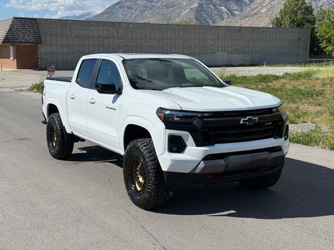 Used 2023 Chevrolet Colorado Z71 w/ Z71 Convenience Package 2 AWD/4WD image 2