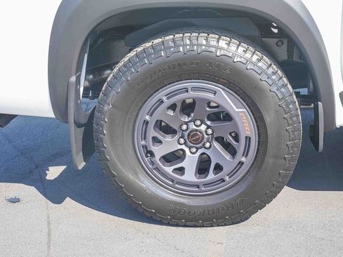 New 2026 Nissan Frontier Pro-X w/ Pro-X Convenience Package image 9