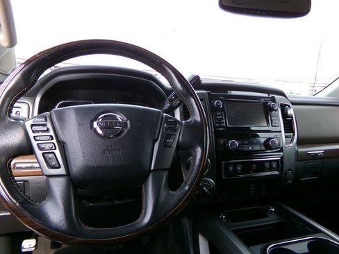 Used 2017 Nissan Titan Platinum Reserve image 18