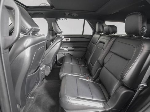 Used 2020 Ford Explorer Limited w/ Class III Trailer Tow Package image 13