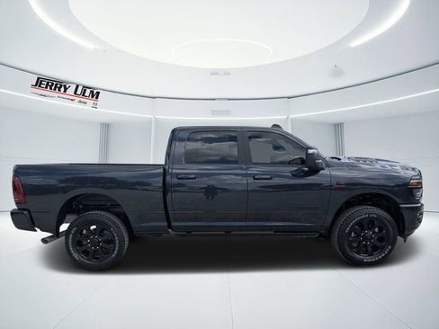 New 2026 RAM 2500 Laramie AWD/4WD image 2