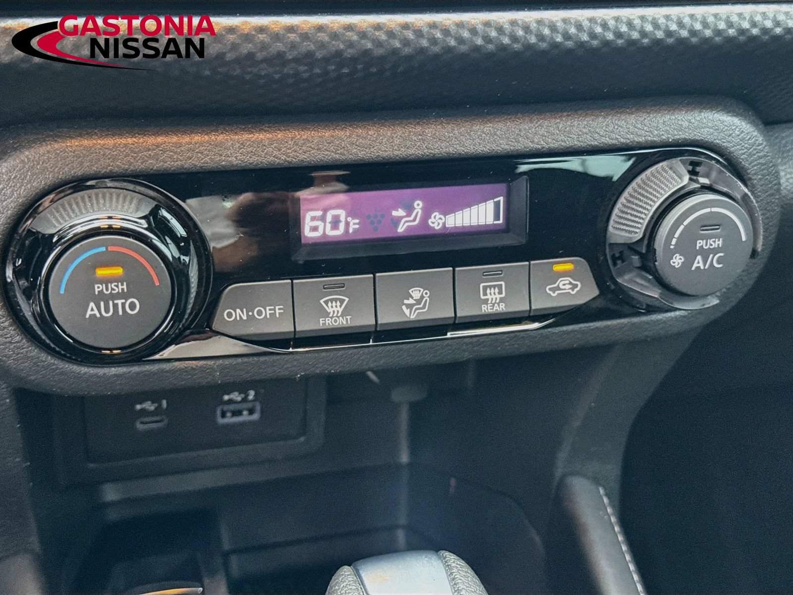 Used 2022 Nissan Kicks SV w/ Interior Electronics Package FWD image 17