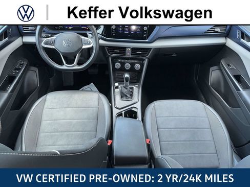 Certified 2023 Volkswagen Taos SE FWD image 36