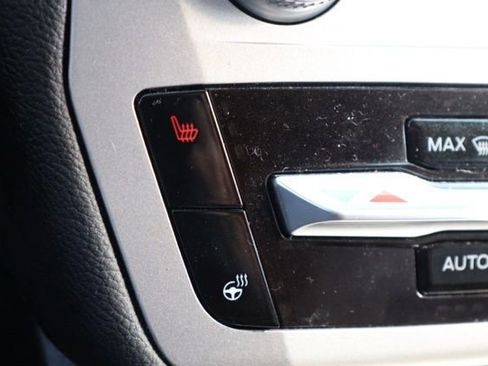 Used 2022 Ford Explorer XLT w/ Equipment Group 202A image 29