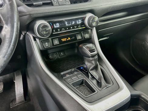 Used 2020 Toyota RAV4 XLE Premium FWD image 24