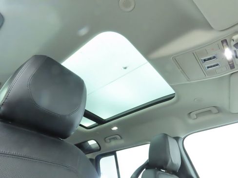 Certified 2021 Land Rover Defender 110 S image 19