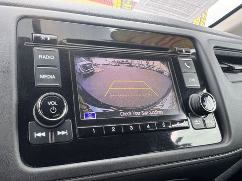 Used 2022 Honda HR-V LX image 19