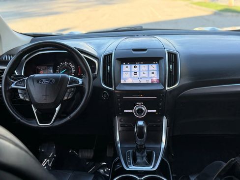 Used 2018 Ford Edge Titanium image 33