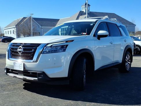 Certified 2024 Nissan Pathfinder SL AWD/4WD image 6