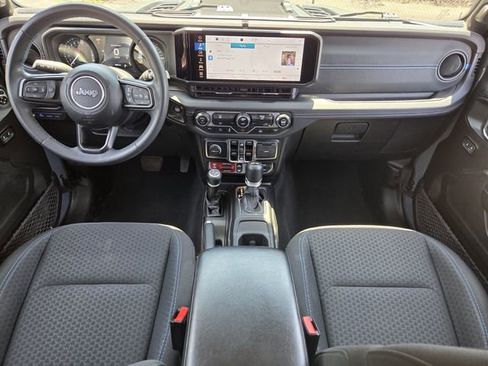 Used 2024 Jeep Wrangler Unlimited Rubicon 4xe AWD/4WD image 12