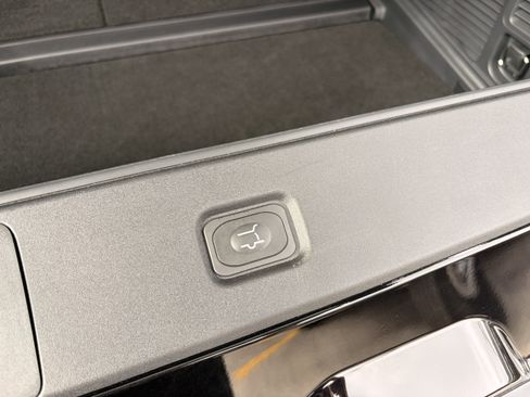 Certified 2025 Ford Expedition Active RWD image 8