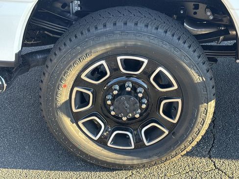 New 2026 Ford F250 Platinum image 17