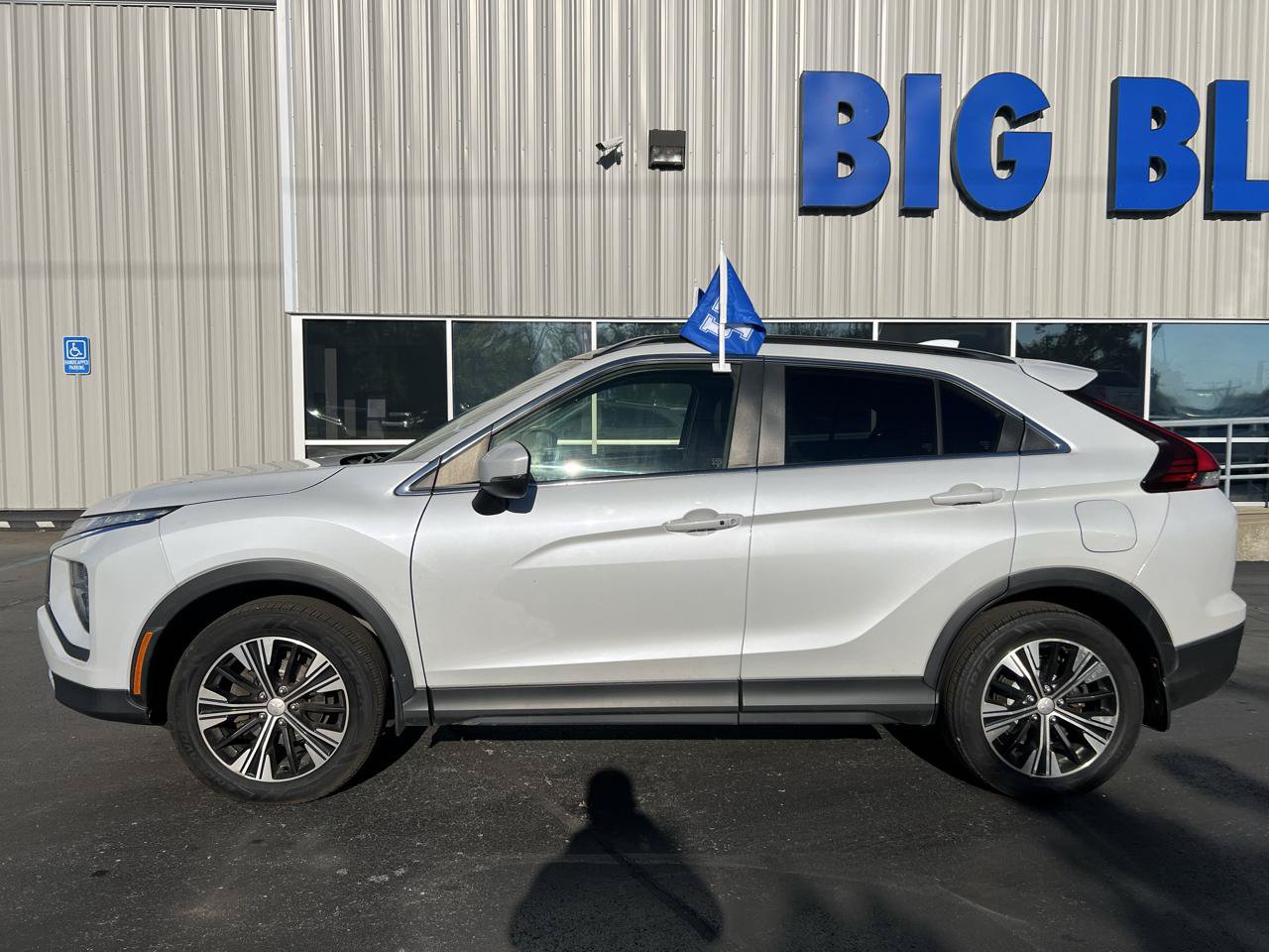 Used 2022 Mitsubishi Eclipse Cross AWD image 2